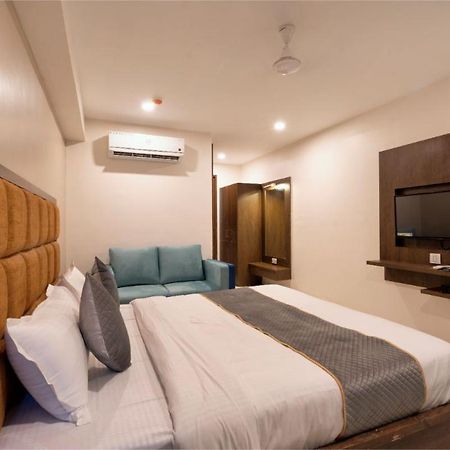 Hotel Royal 24 Ahmedabad Exterior photo